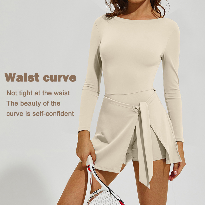 طقم تنورة تنس نسائية بأكمام طو - مراجعة Badminton Outfit وسعره